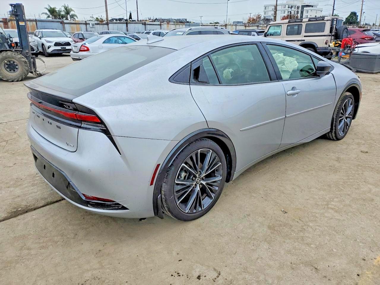 2024 Toyota Prius Xle - Фото 3