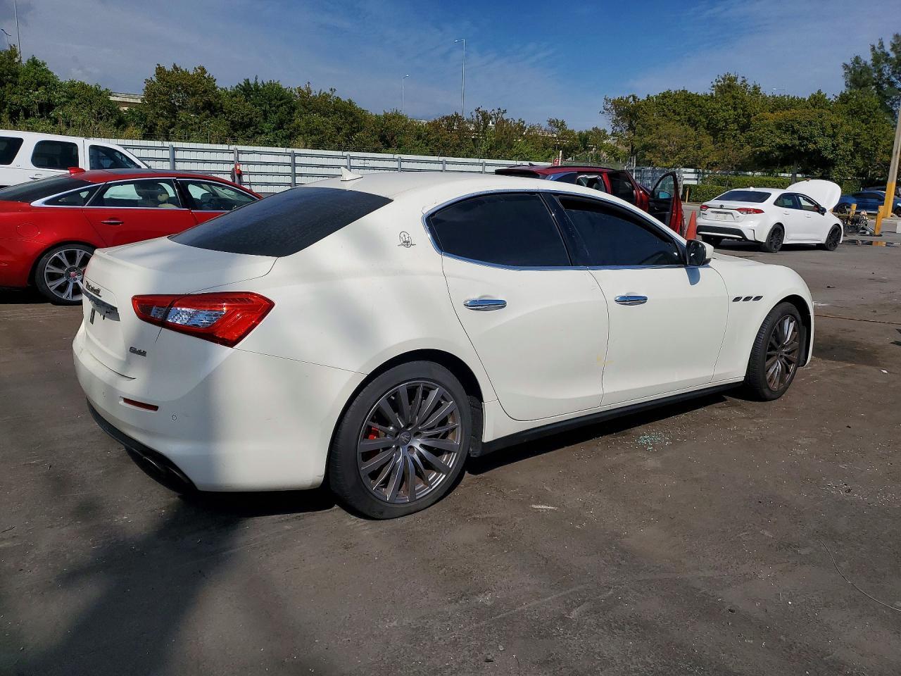 2018 Maserati Ghibli S - Image 3