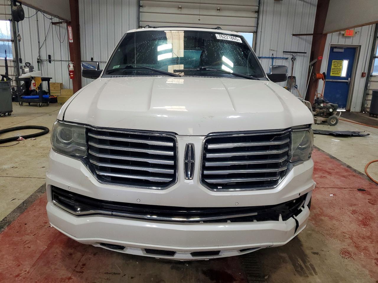 2015 Lincoln Navigator - Image 5