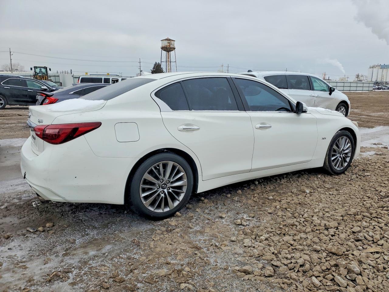 2018 Infiniti Q50 Luxe - Фото 3