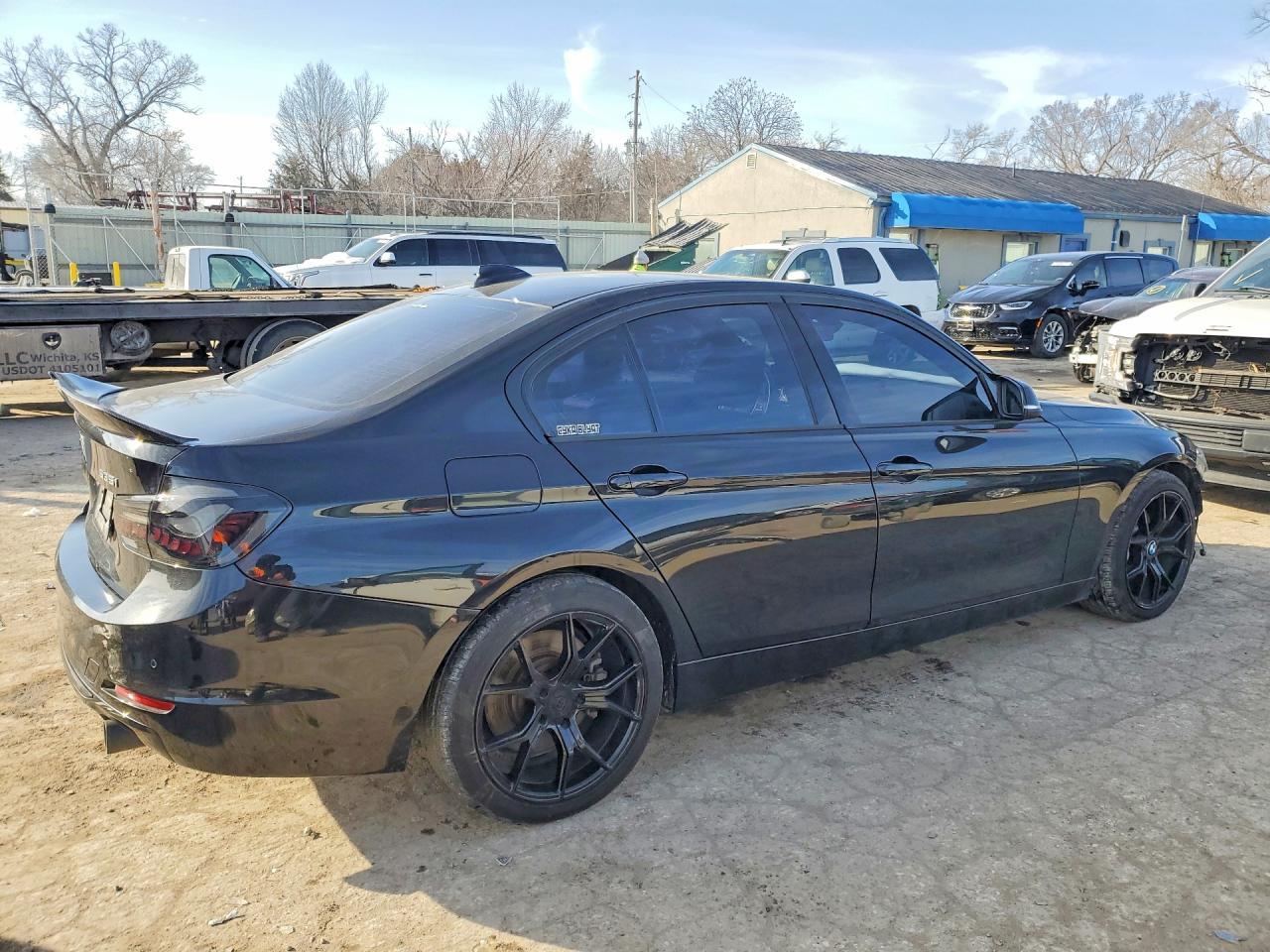 2013 BMW 335 Xi - Image 3