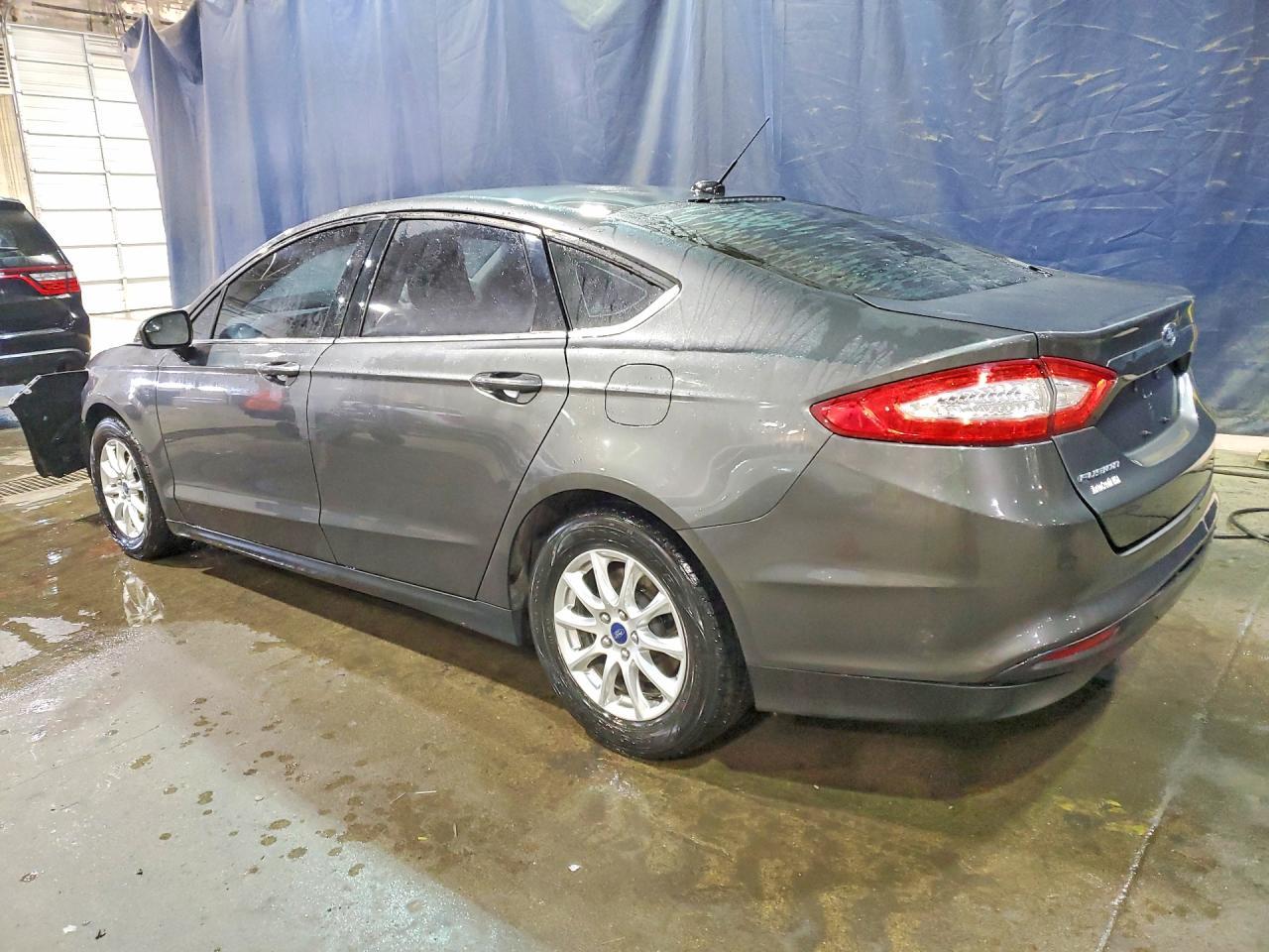 2016 Ford Fusion S - Фото 2