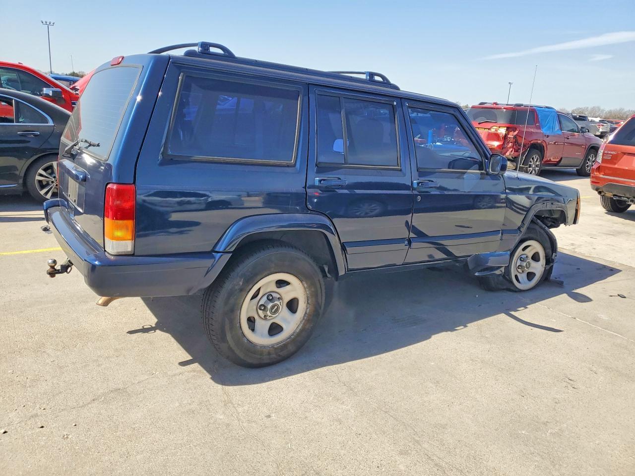 2001 Jeep Cherokee Sport - Image 3