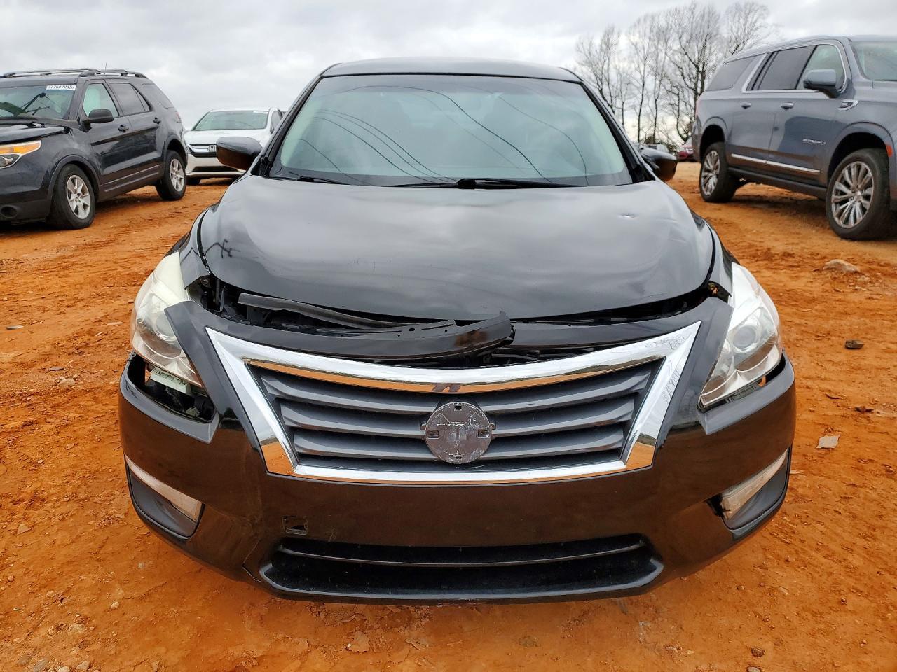 2014 Niss Altima 2.5 S - Image 5