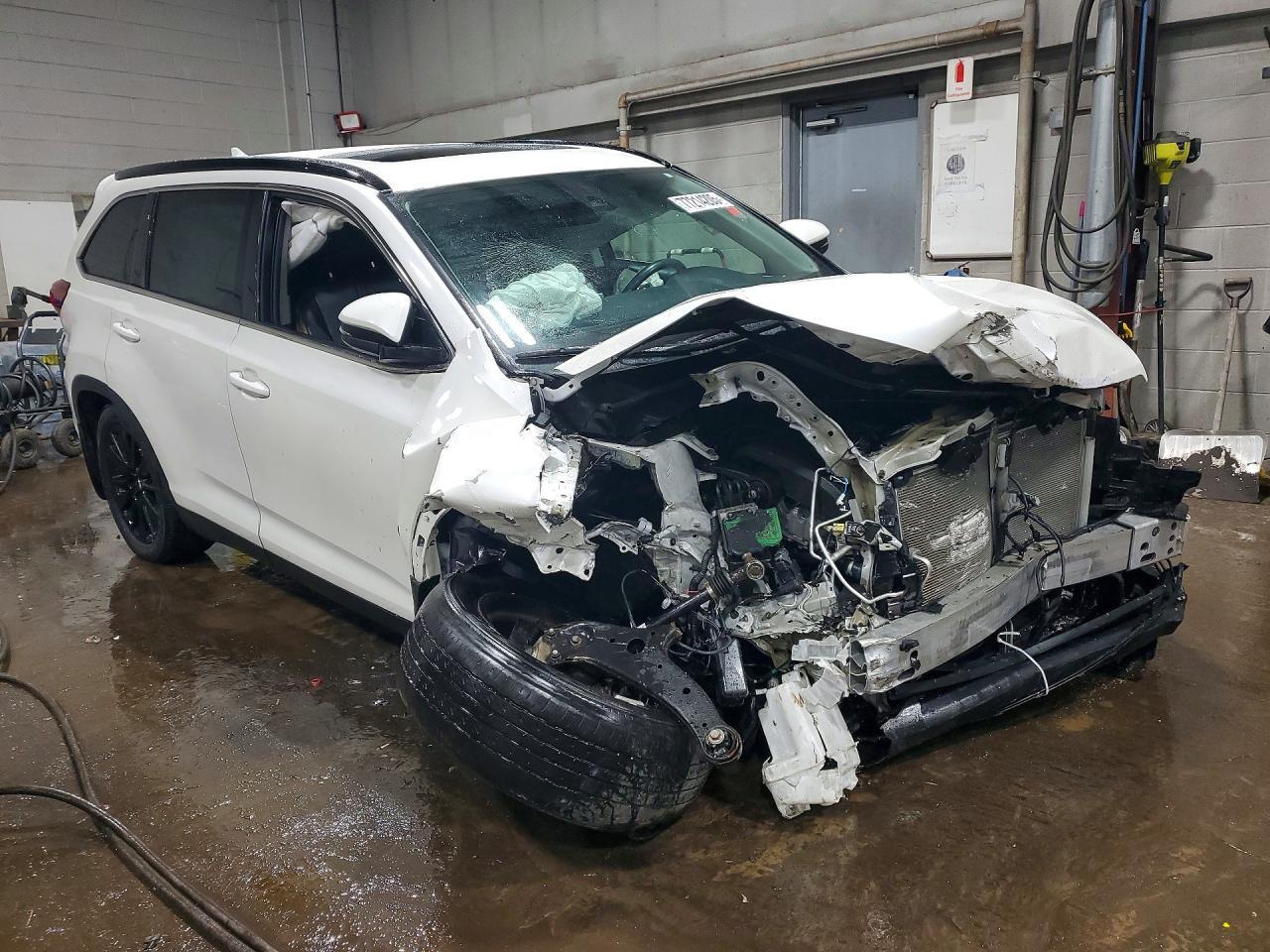 2019 Toyota Highlander Se - Image 4