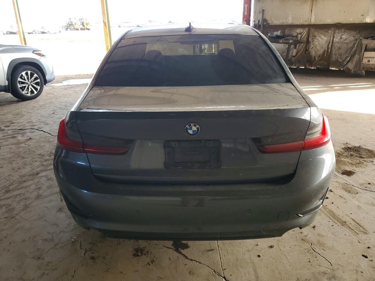 2020 BMW 330I - Фото 6