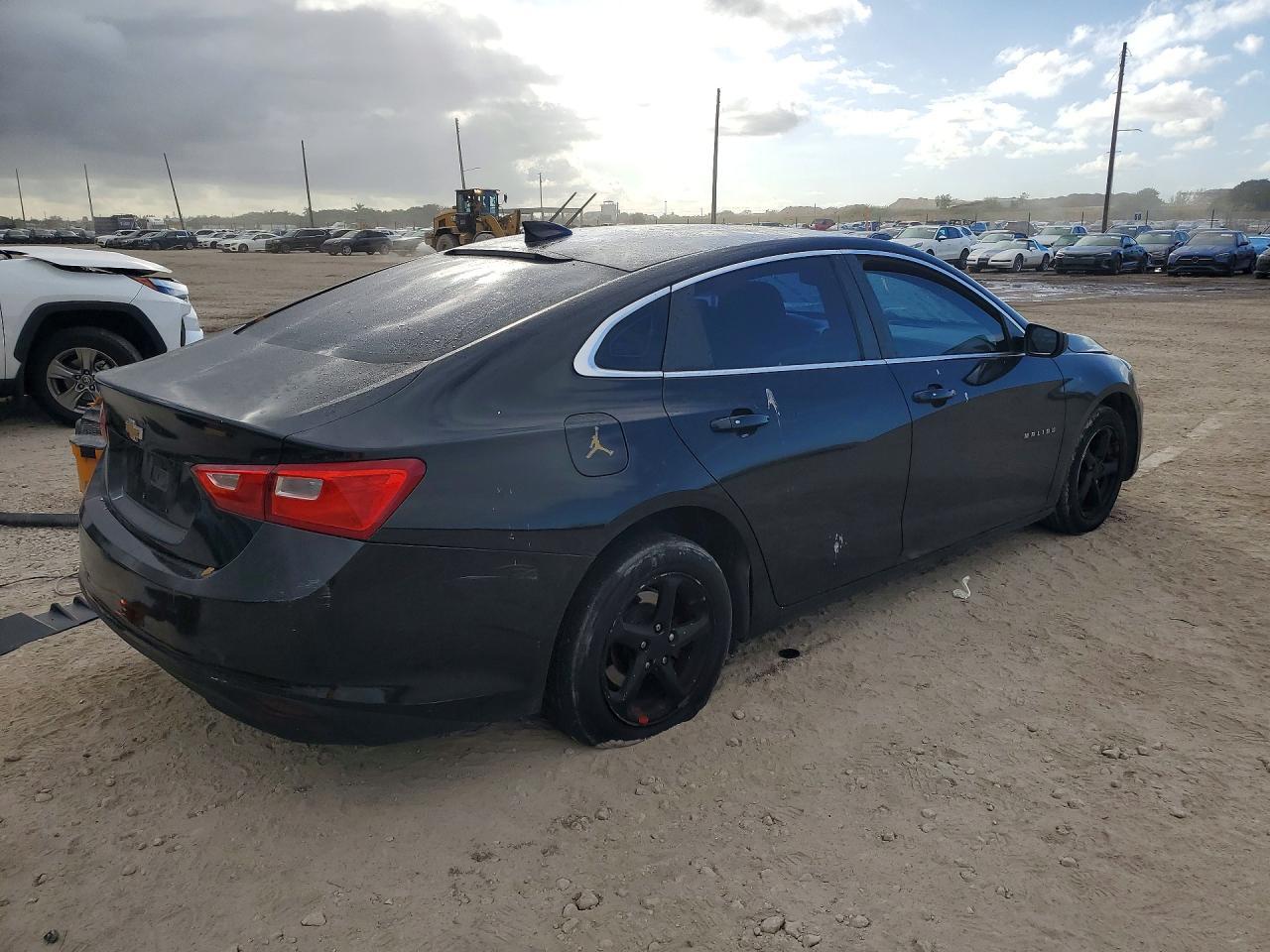 2017 Chevrolet Malibu Ls - Фото 3