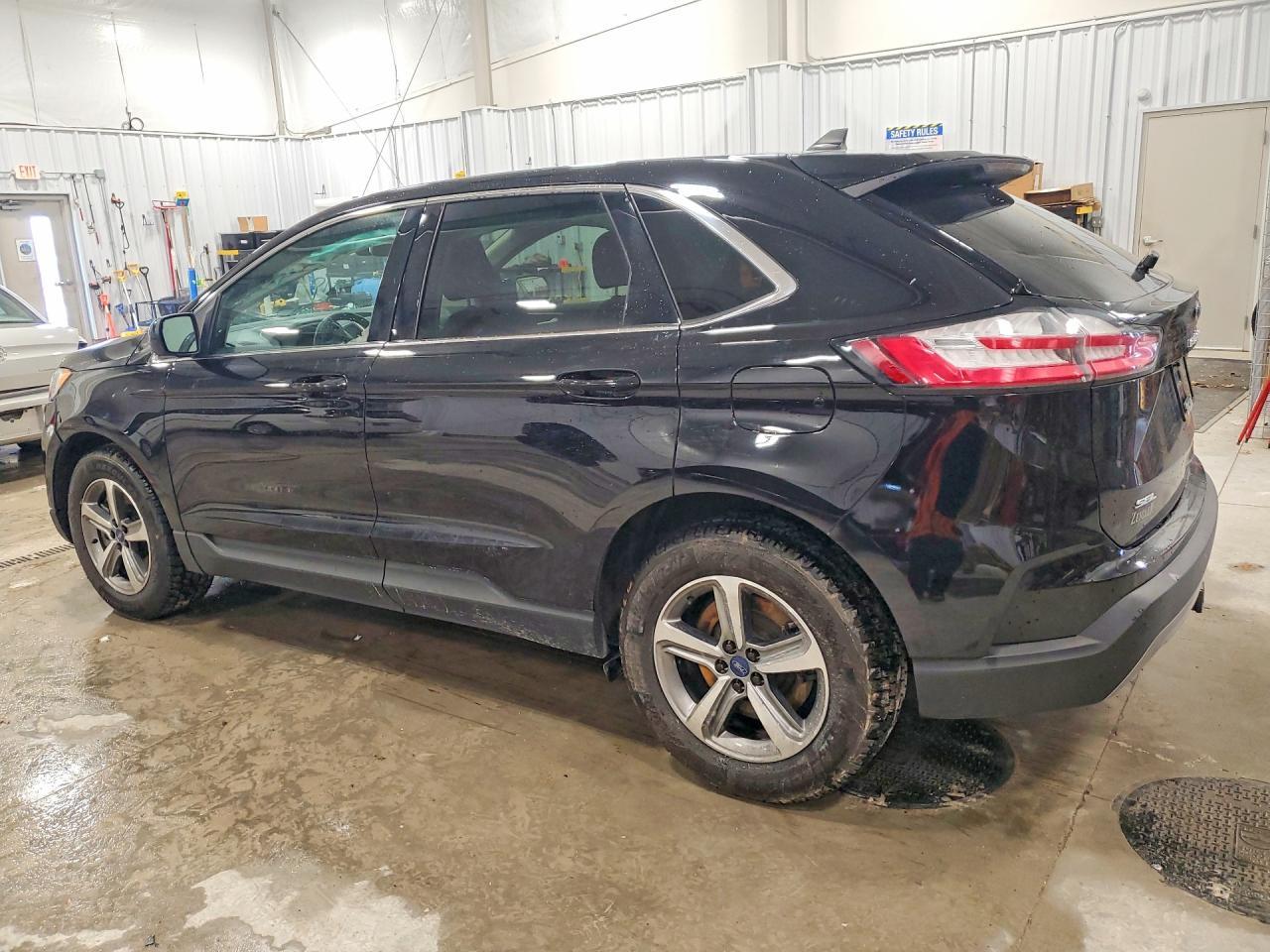 2022 Ford Edge Sel - Image 2
