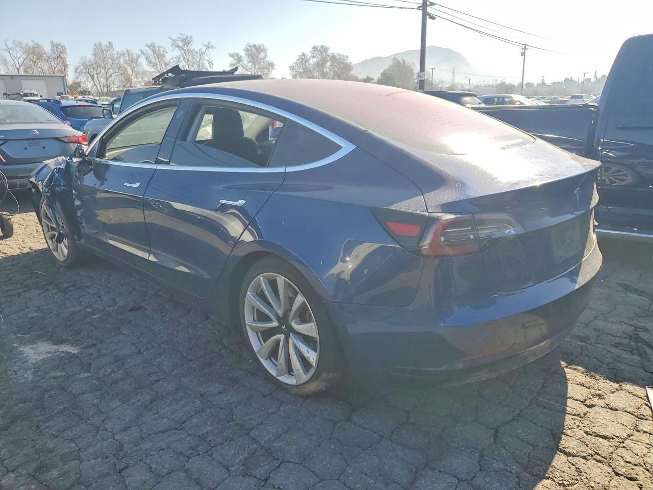 2018 Tesla Model 3 - Image 2