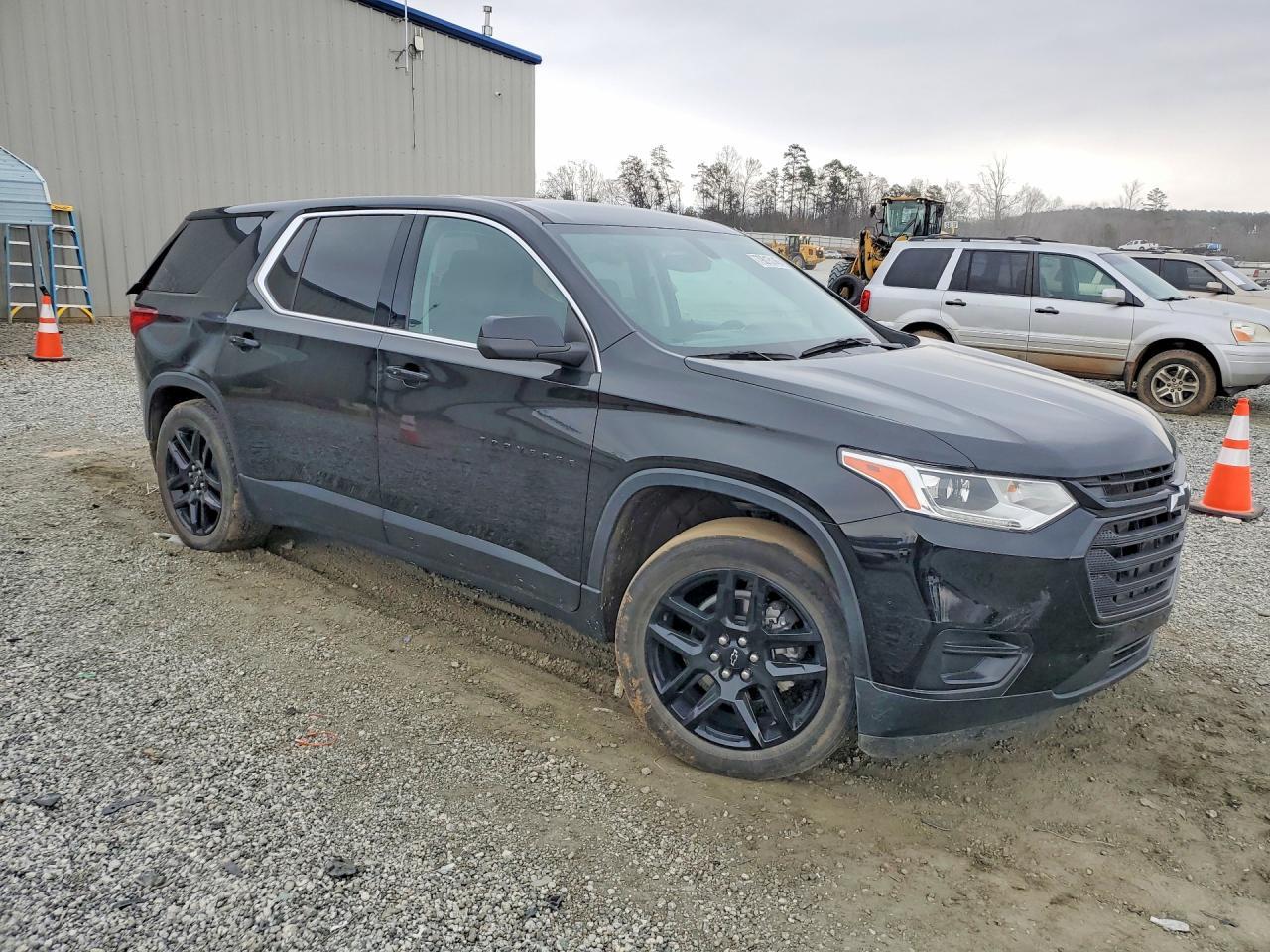 2021 Chevrolet Traverse Ls - Фото 4