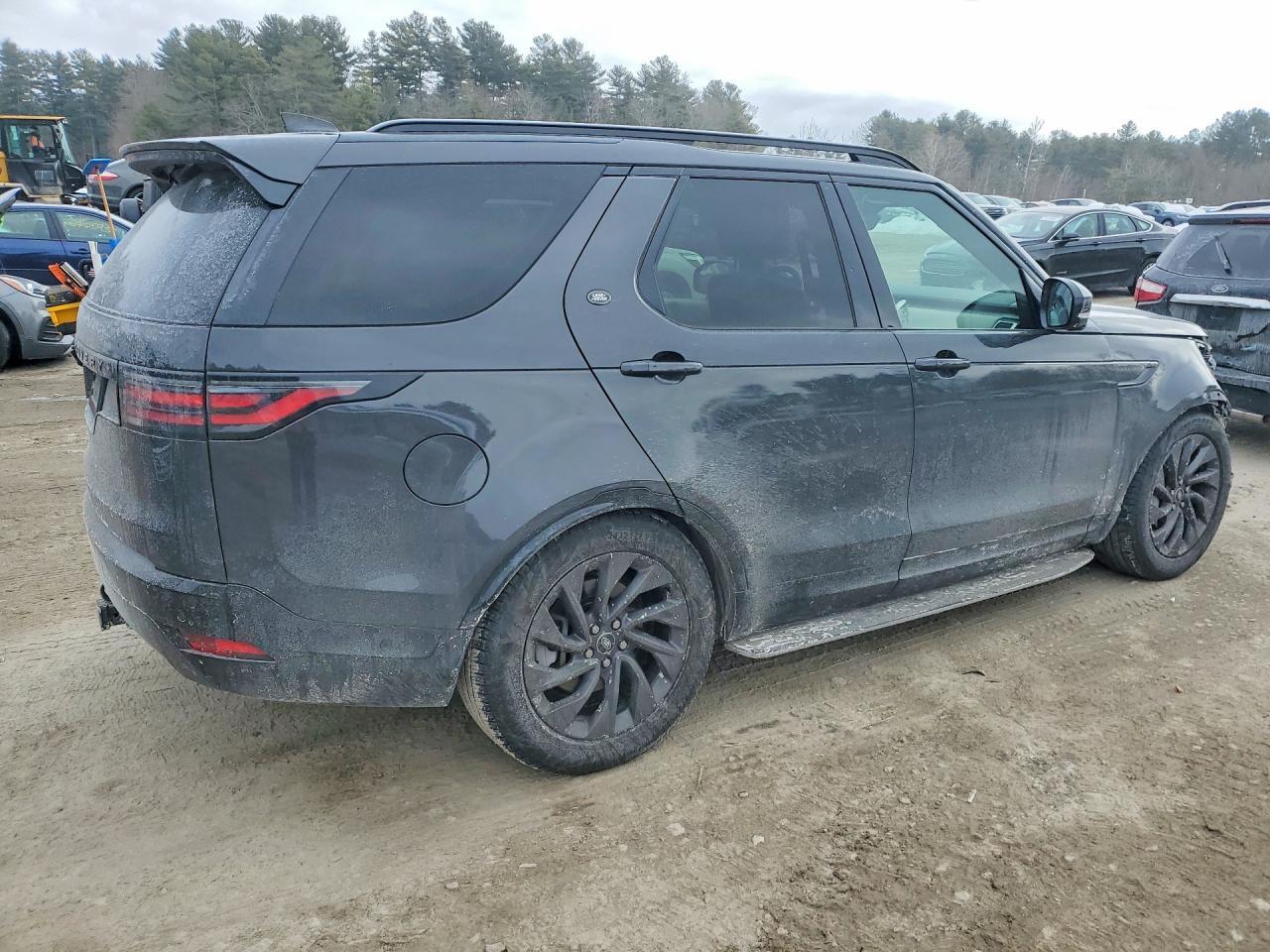 2022 Land Rover Discovery S R-Dynamic - Image 3