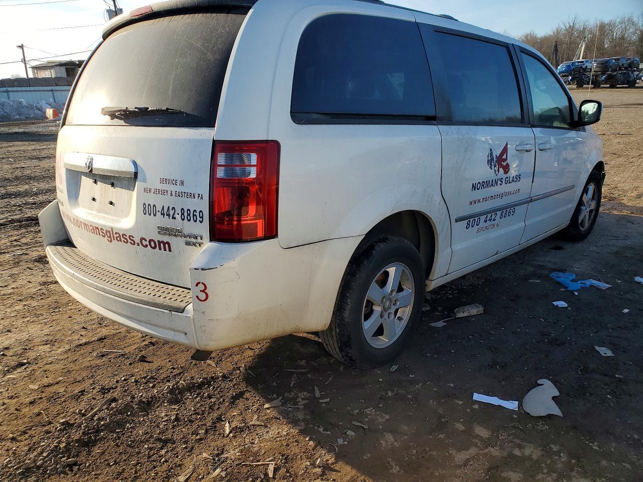 2010 Dodge Grand Caravan Sxt - Image 3