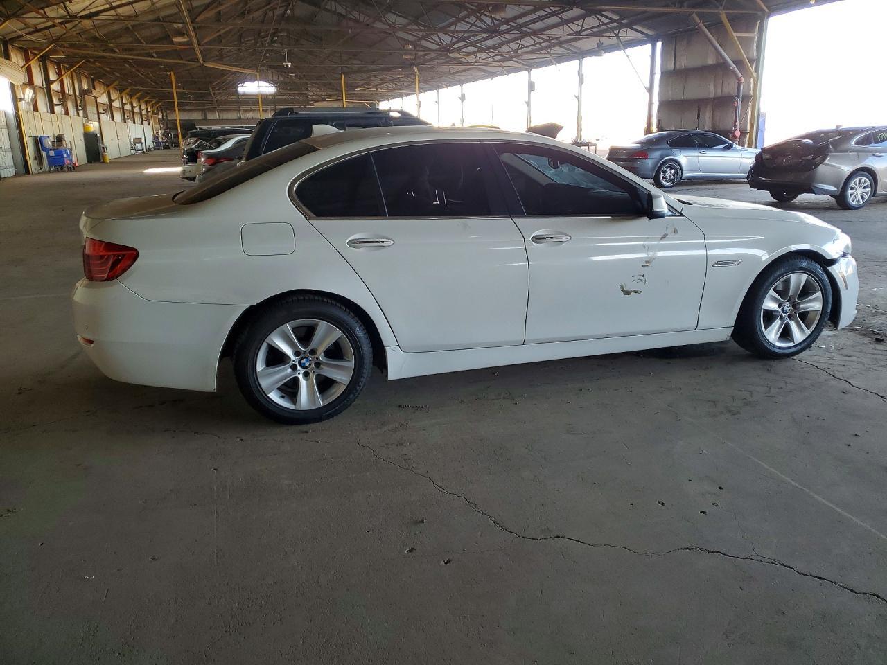 2016 BMW 528 I - Фото 3