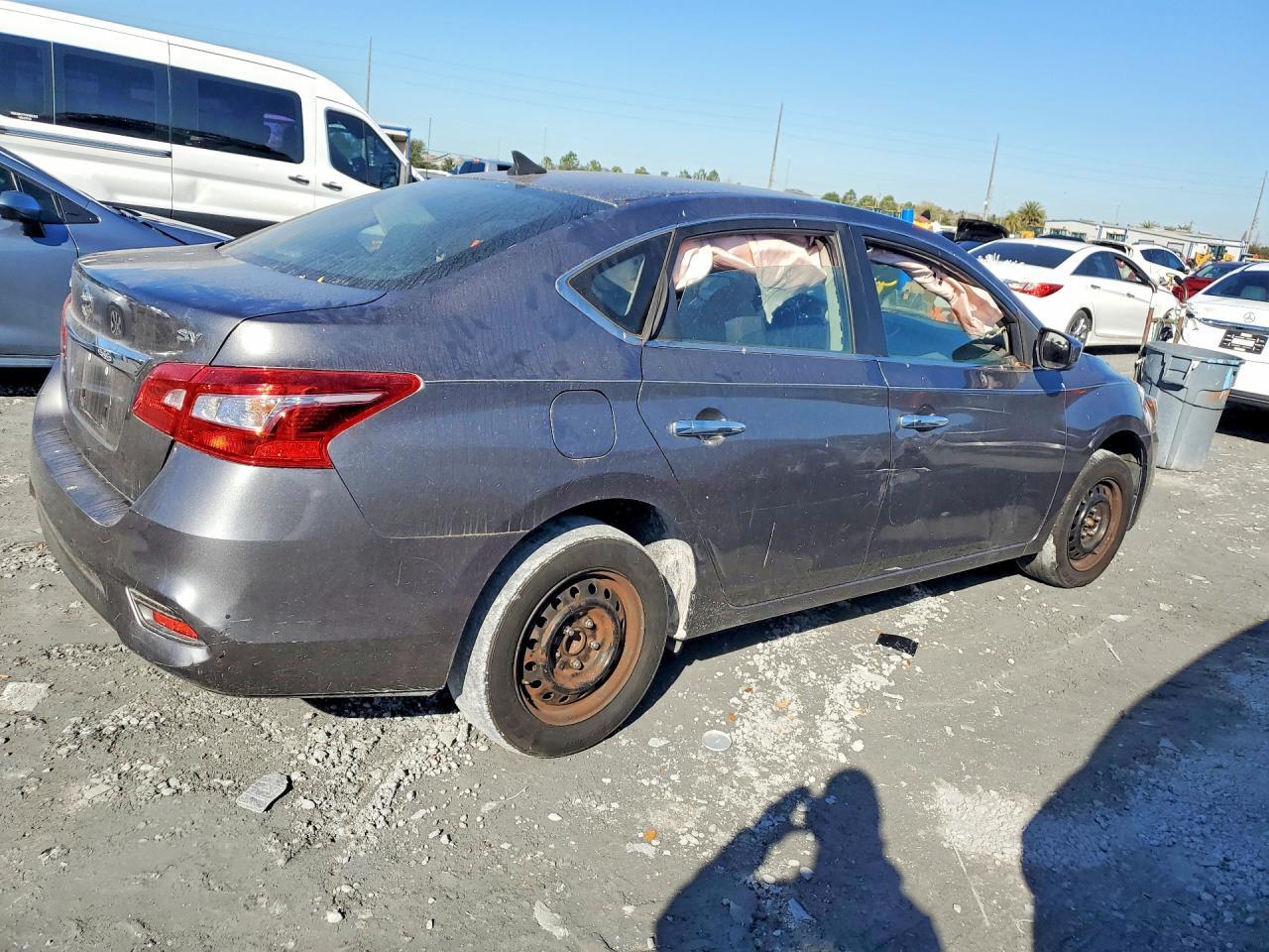 2019 Nissan Sentra S - Фото 3