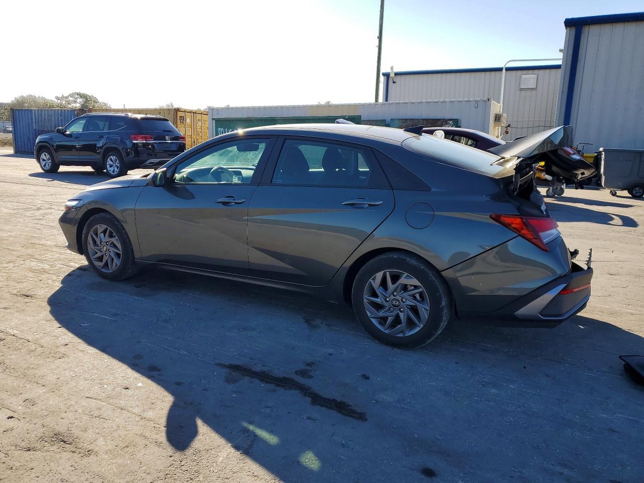 2024 Hyundai Elantra Sel - Image 2