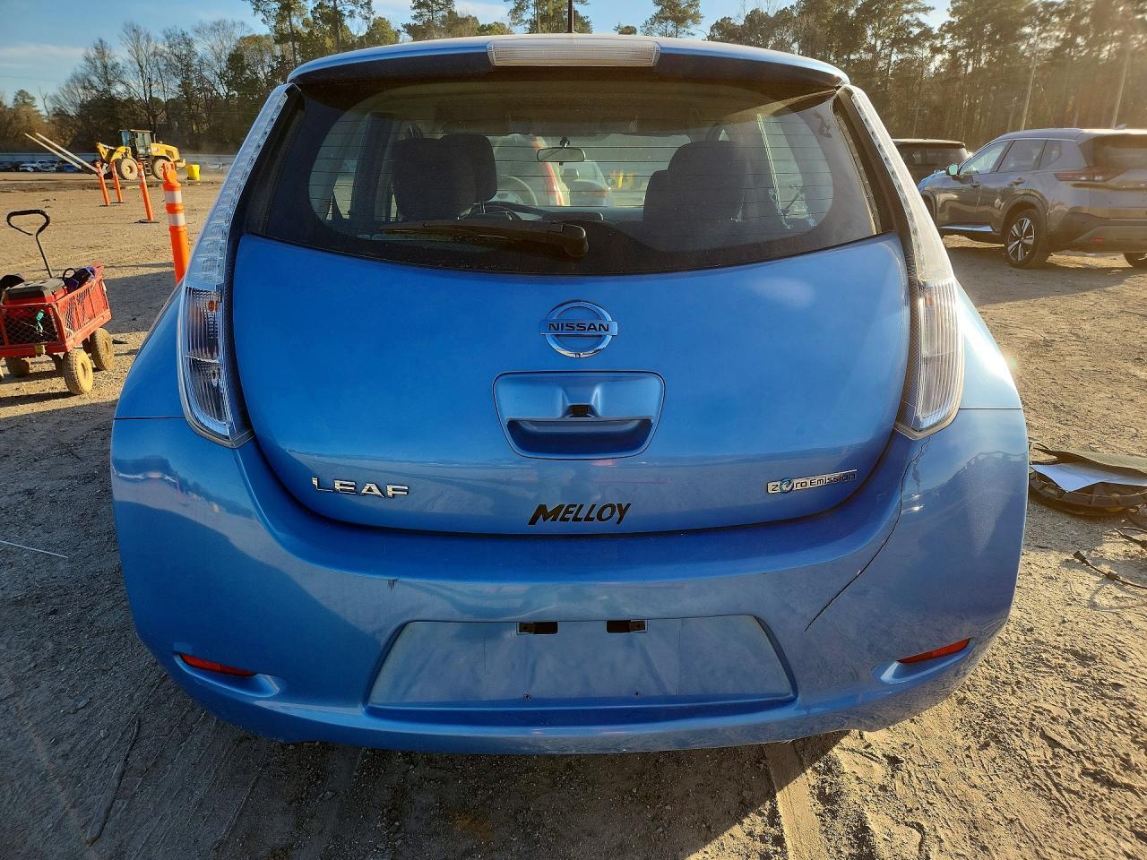 2013 Nissan Leaf S - Image 6
