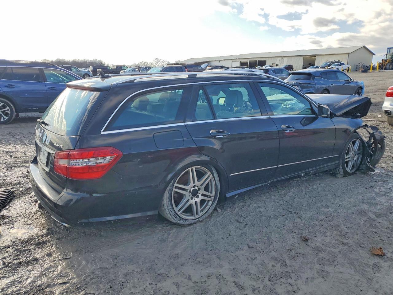 2011 Mercedes-Benz E 350 4Matic Wagon - Фото 3