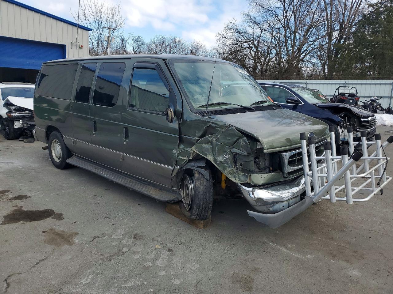 2002 Ford Econoline E150 Wagon - Image 4