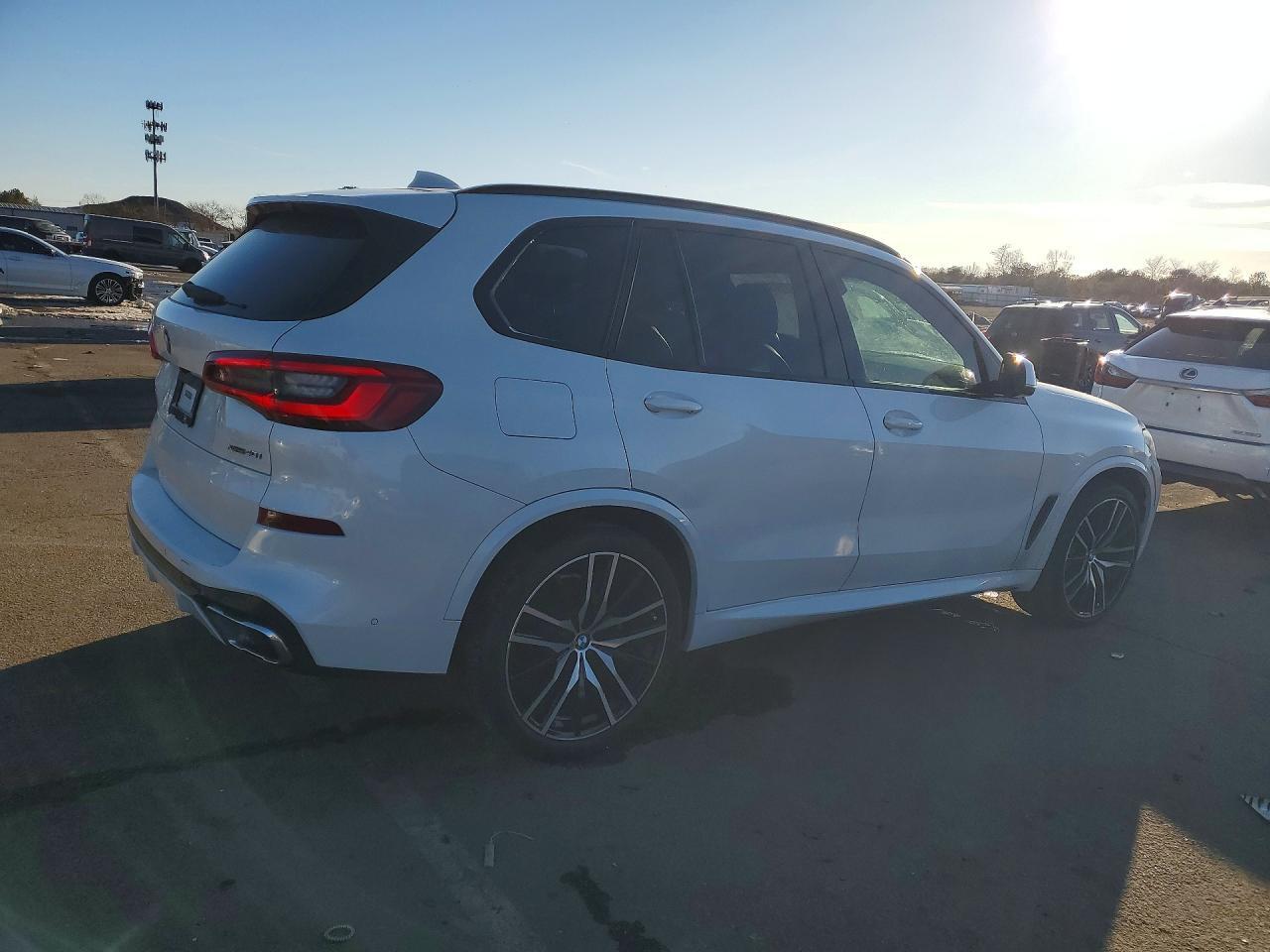 2019 BMW X5 xDrive40I - Image 3