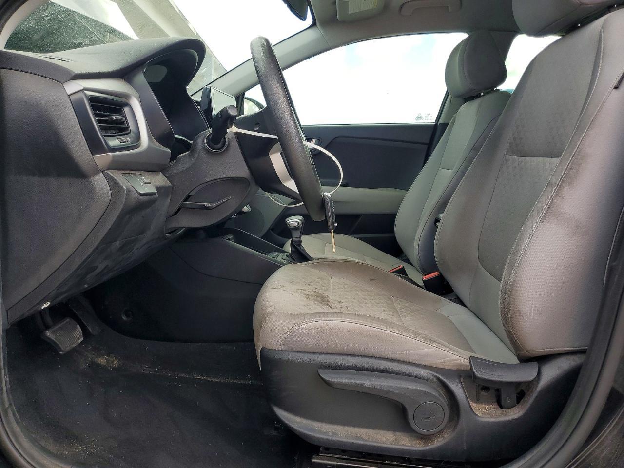 2021 Kia Rio S - Фото 7