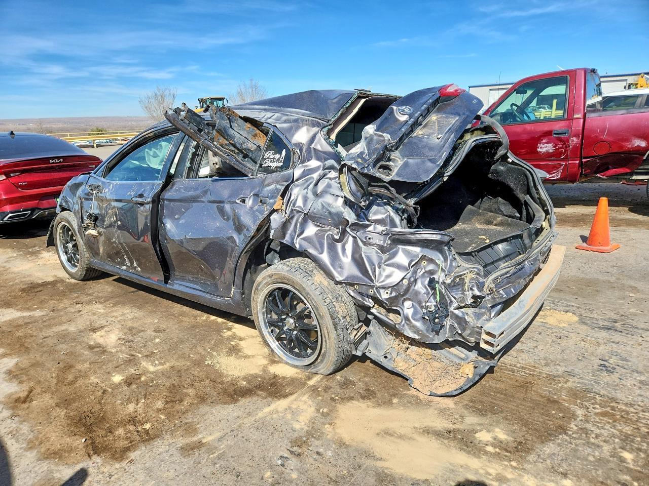 2019 Toyota Camry Le - Фото 2
