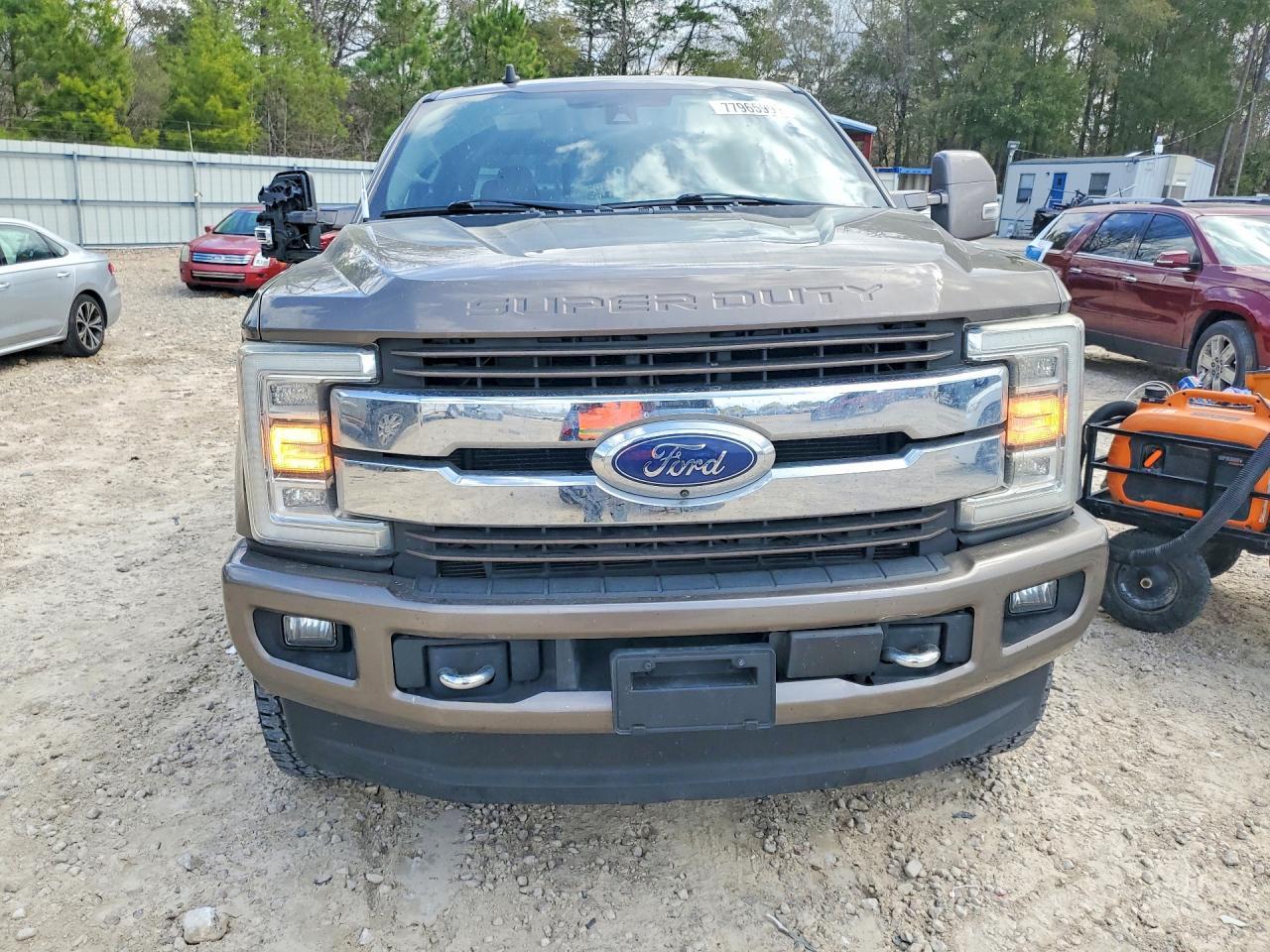 2019 Ford F350 Super Duty - Фото 5