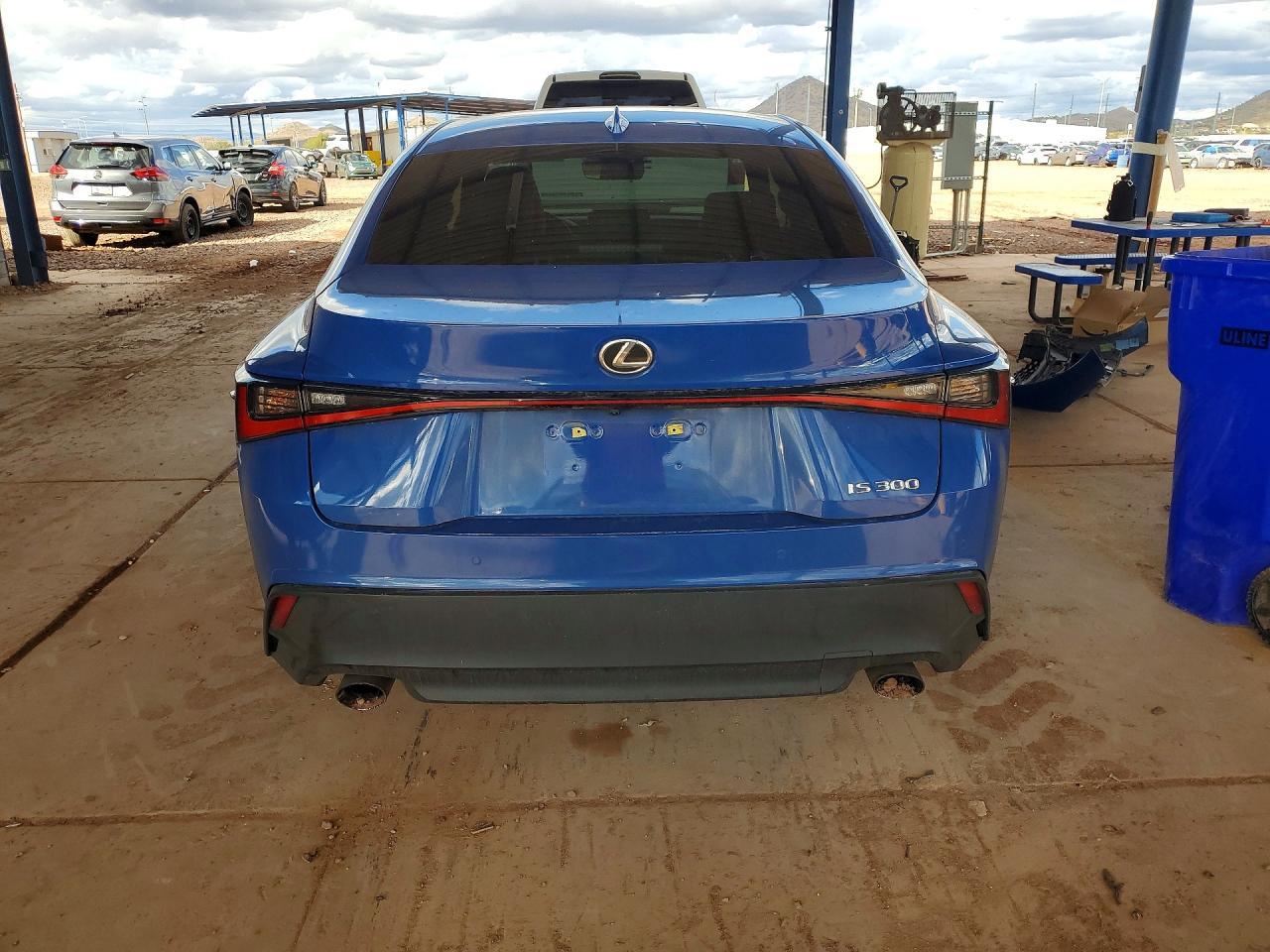 2021 Lexus Is 300 - Image 6