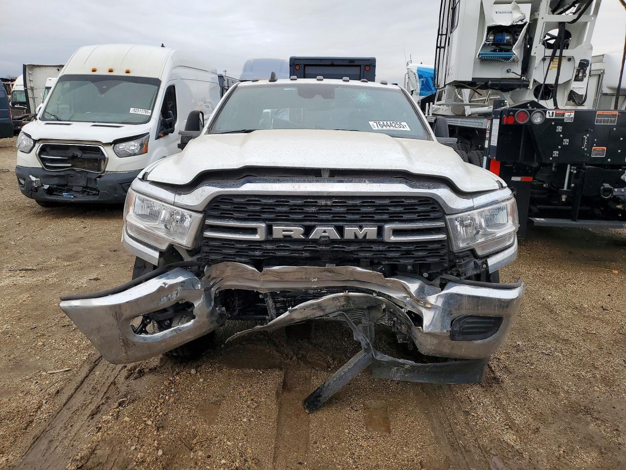2024 Ram 3500 Tradesman - Фото 5