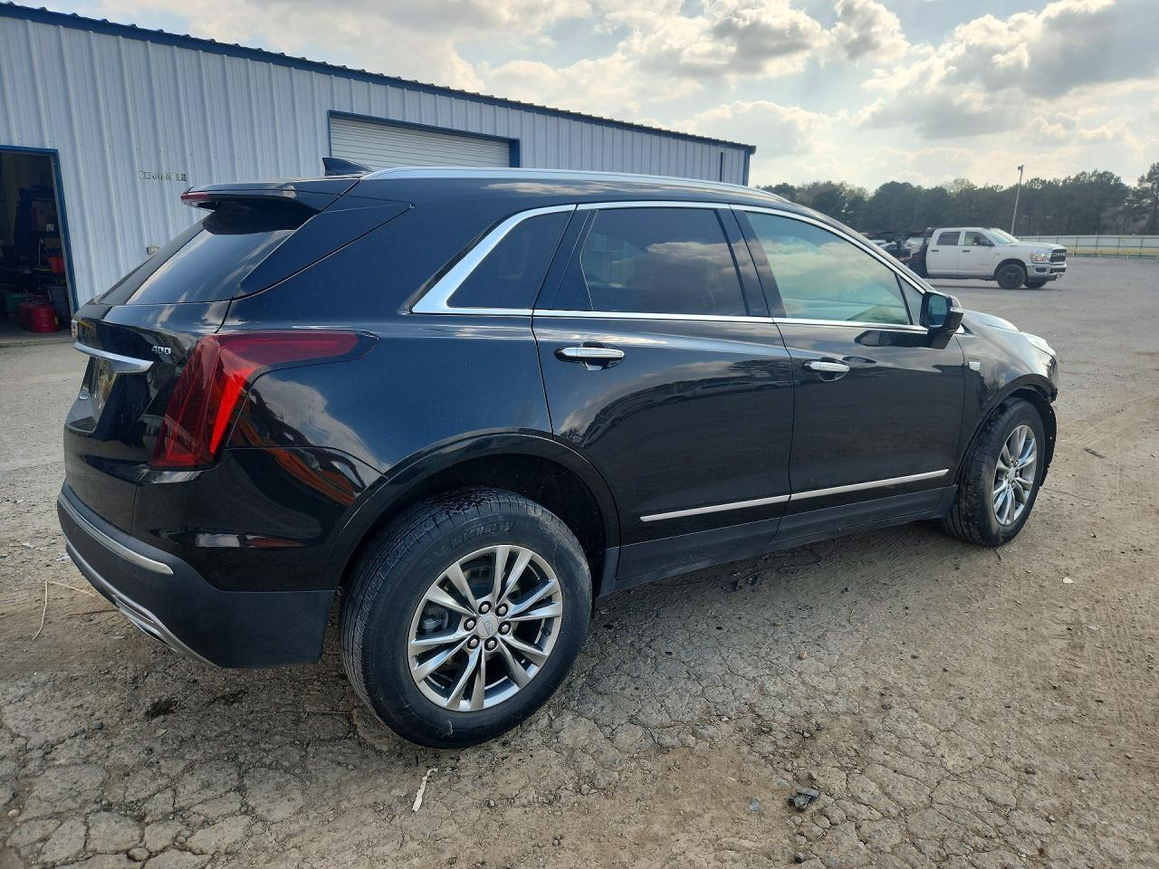 2021 Cadillac Xt5 Premium Luxury - Image 3