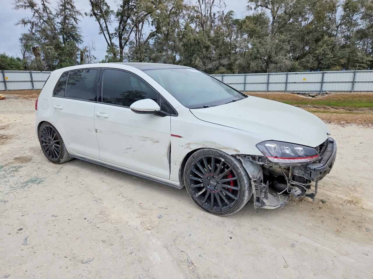 2015 Volkswagen Gti - Image 4