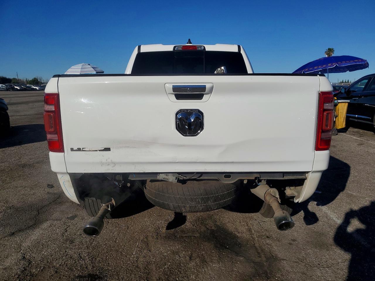 2020 Ram 1500 Laramie - Image 6