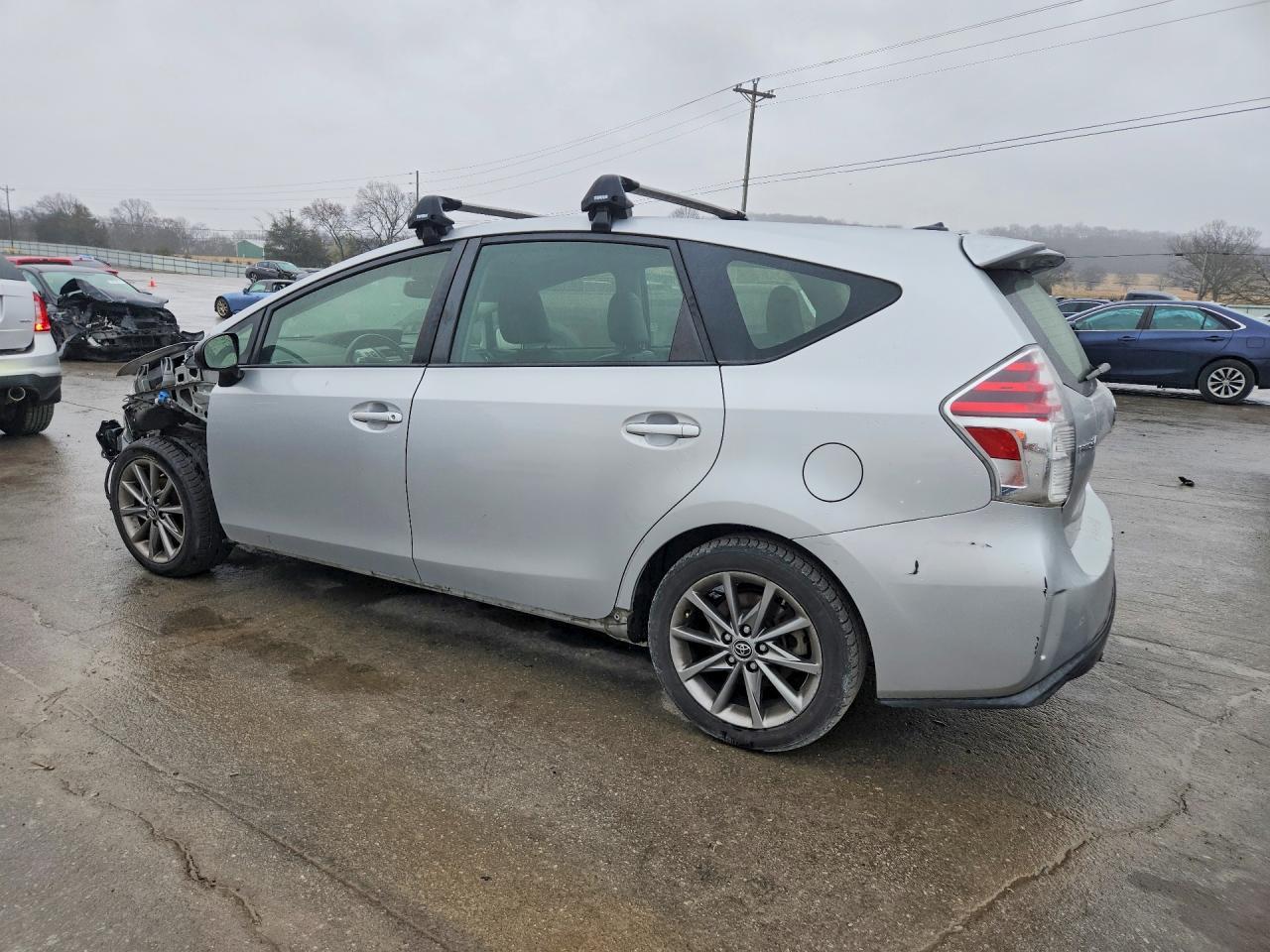 2015 Toyota Prius V - Фото 2