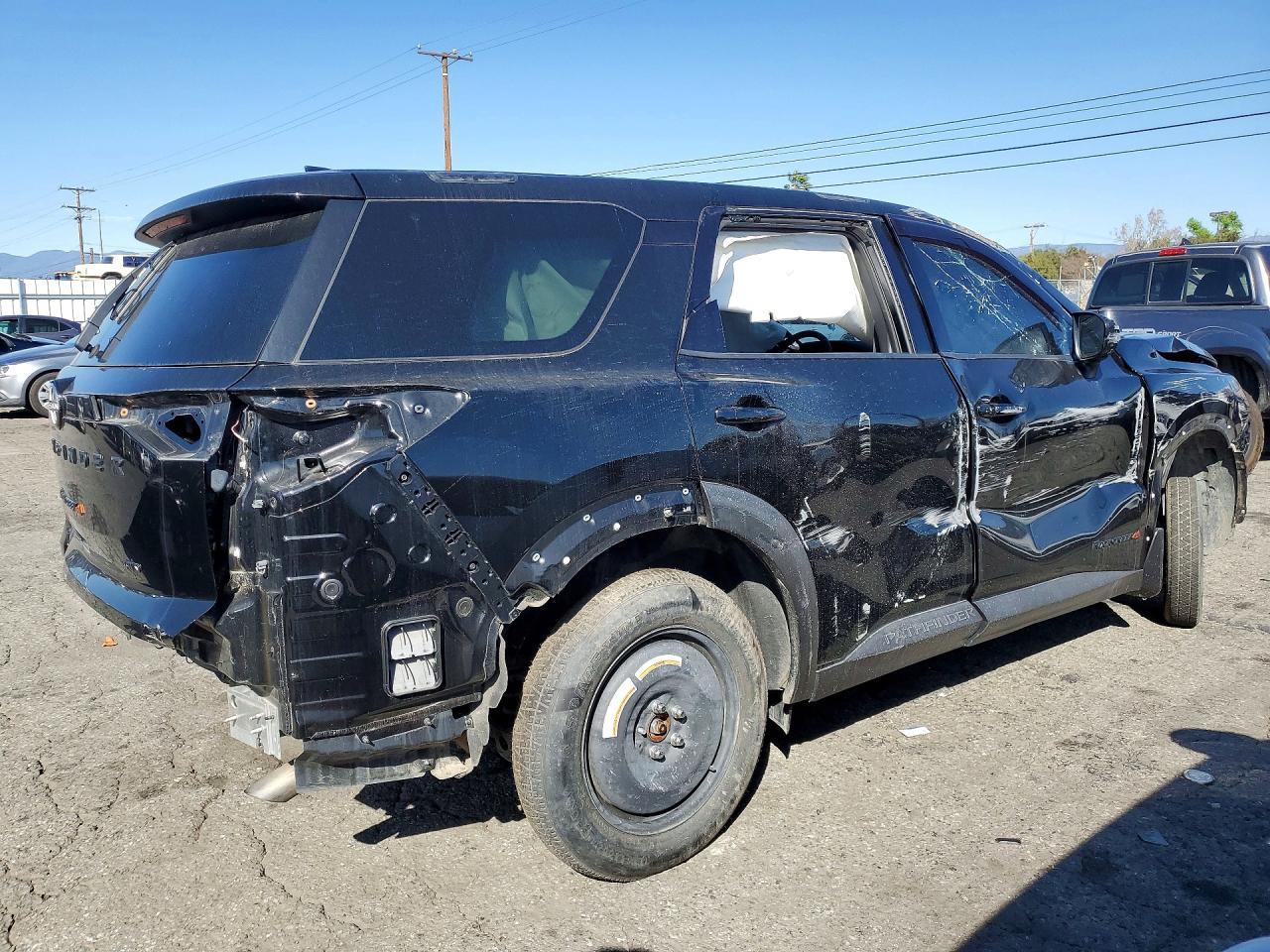 2023 Nissan Pathfinder Sv - Image 3