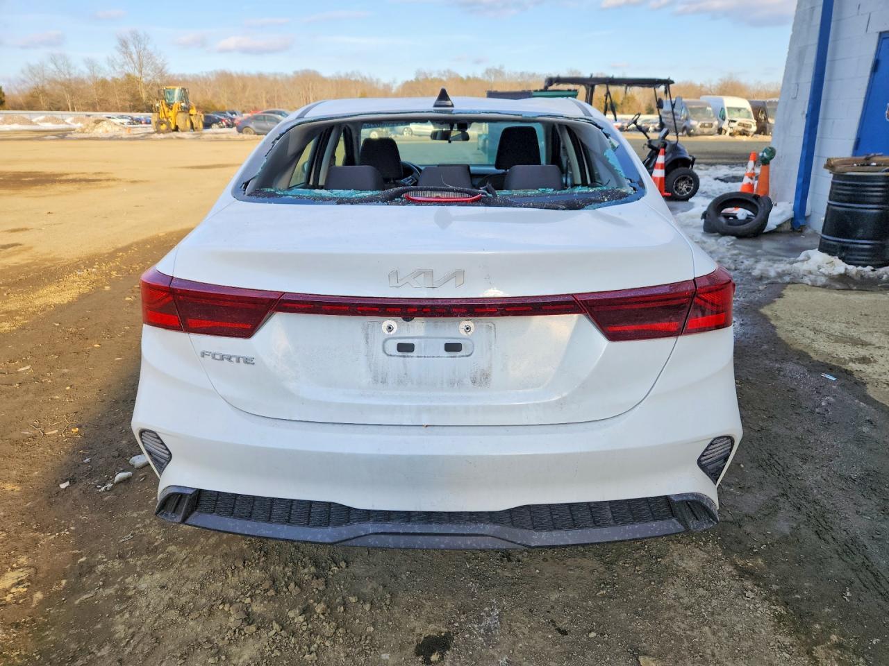 2023 Kia Forte Lxs - Image 6