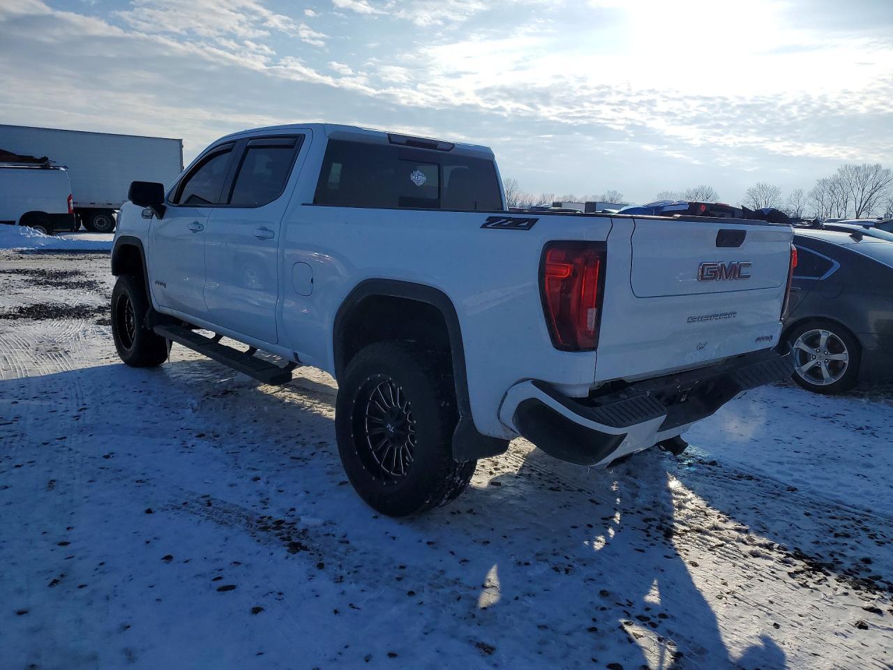 2019 GMC Sierra K1500 At4 - Фото 2