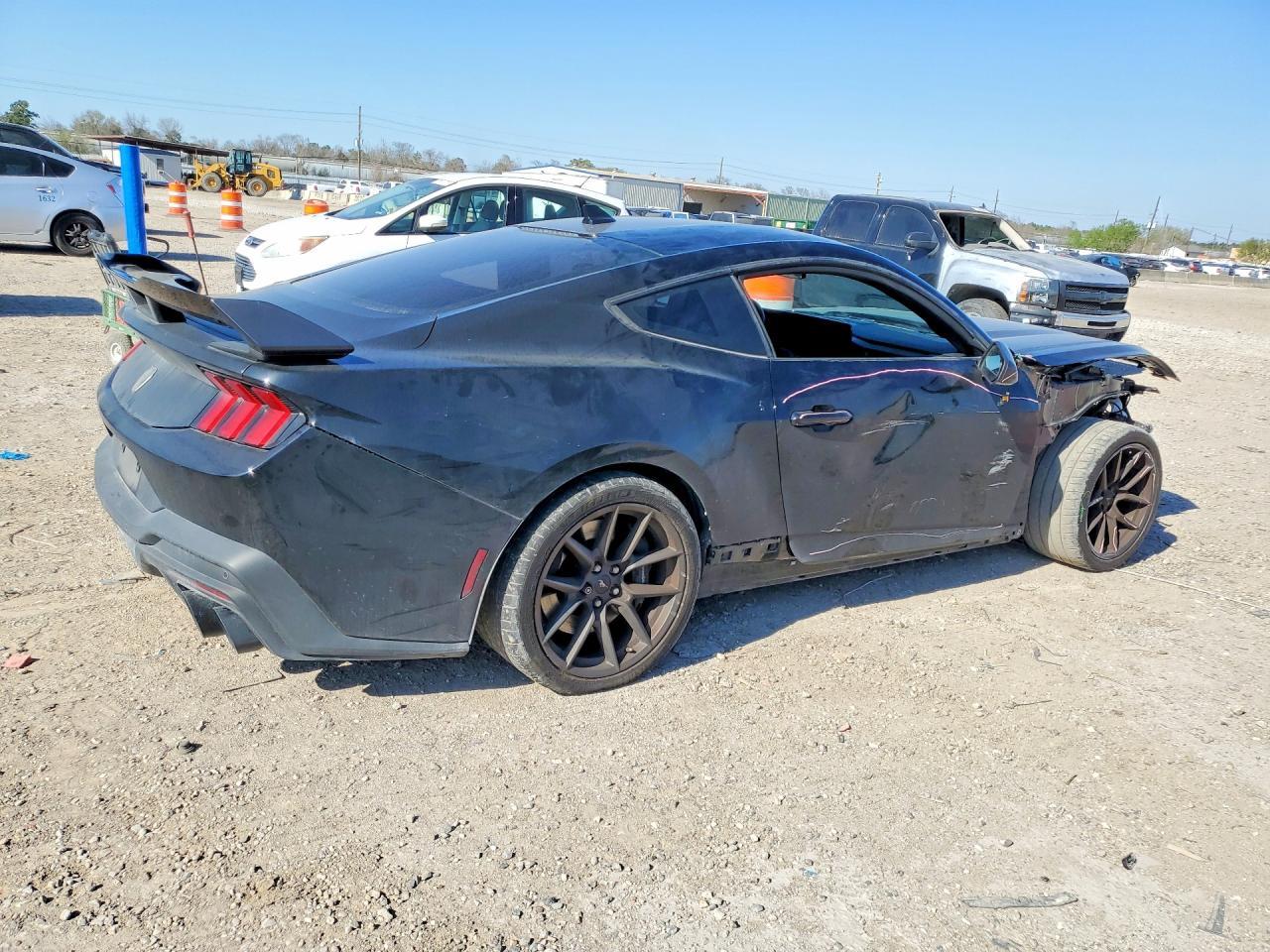 2024 Ford Mustang Dark Horse - Фото 3