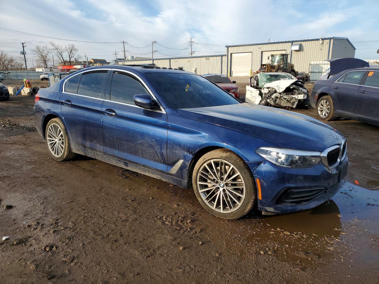 2020 BMW 530 Xi - Фото 4