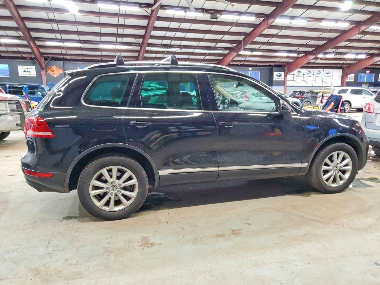 2013 Volkswagen Touareg V6 - Image 3