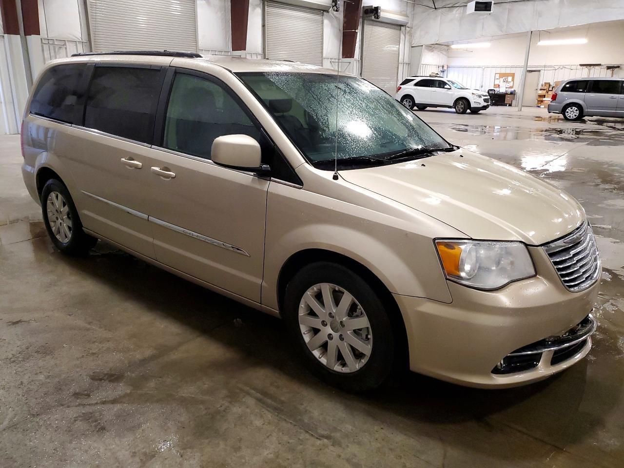 2016 Chrysler Town & Country Touring - Фото 4