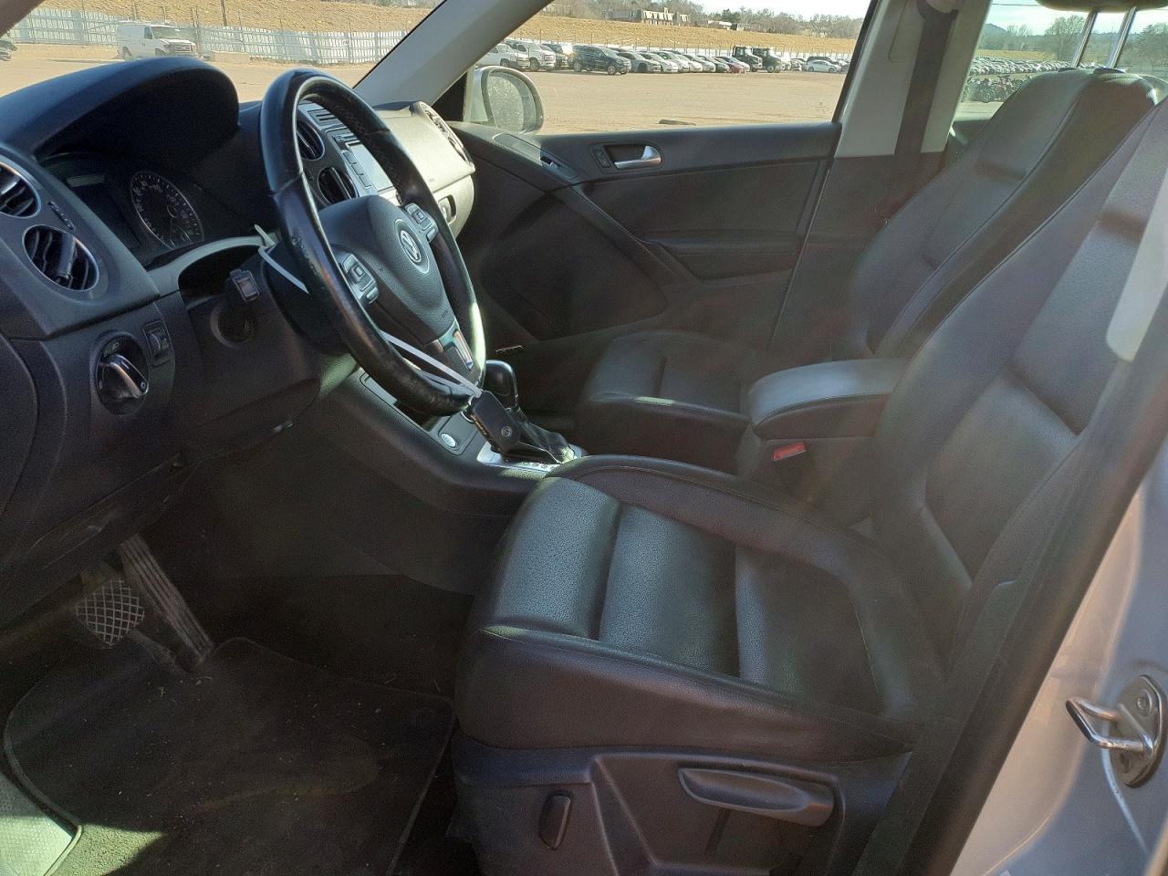 2014 Volkswagen Tiguan S - Image 7