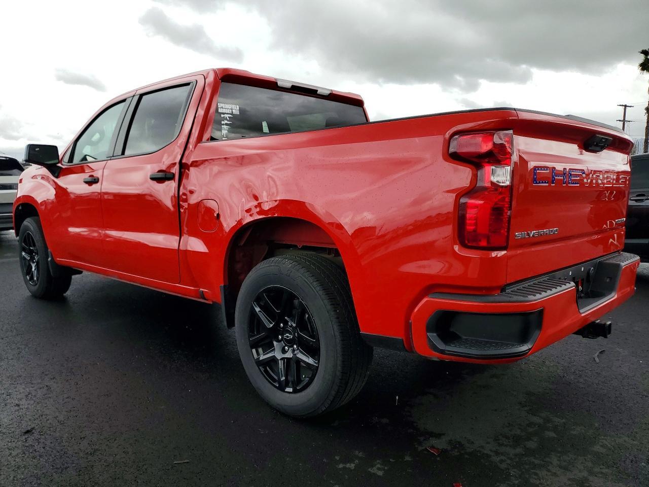 2024 Chevrolet Silverado C1500 Custom - Фото 2