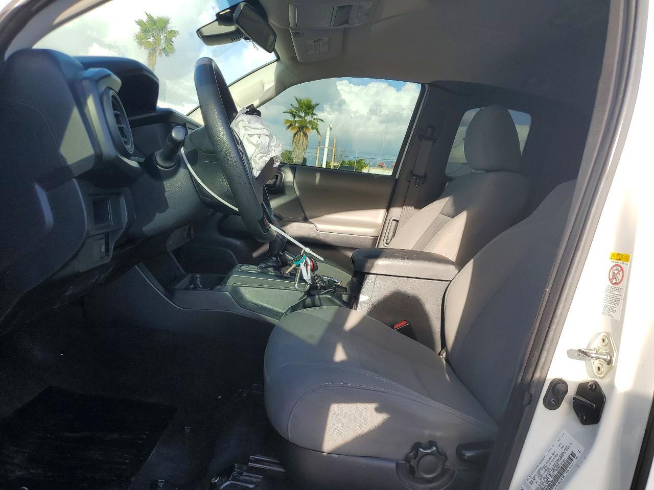 2019 Toyota Tacoma Access Cab - Image 7