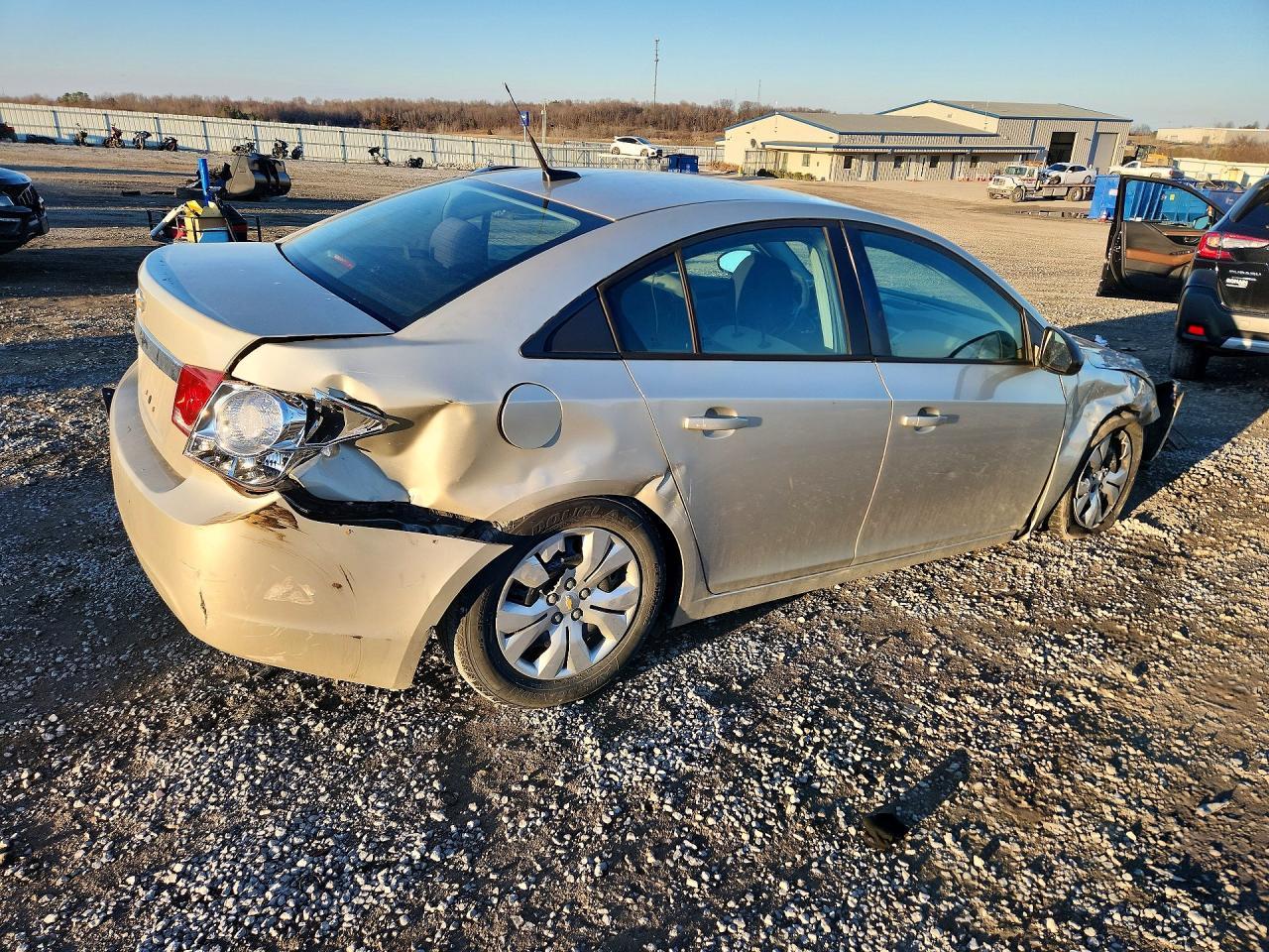 2014 Chevrolet Cruze Ls - Image 3