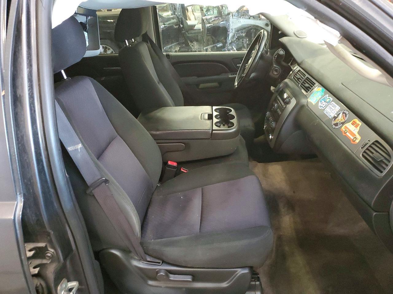 2010 Chevrolet Suburban C1500 Ls - Image 7