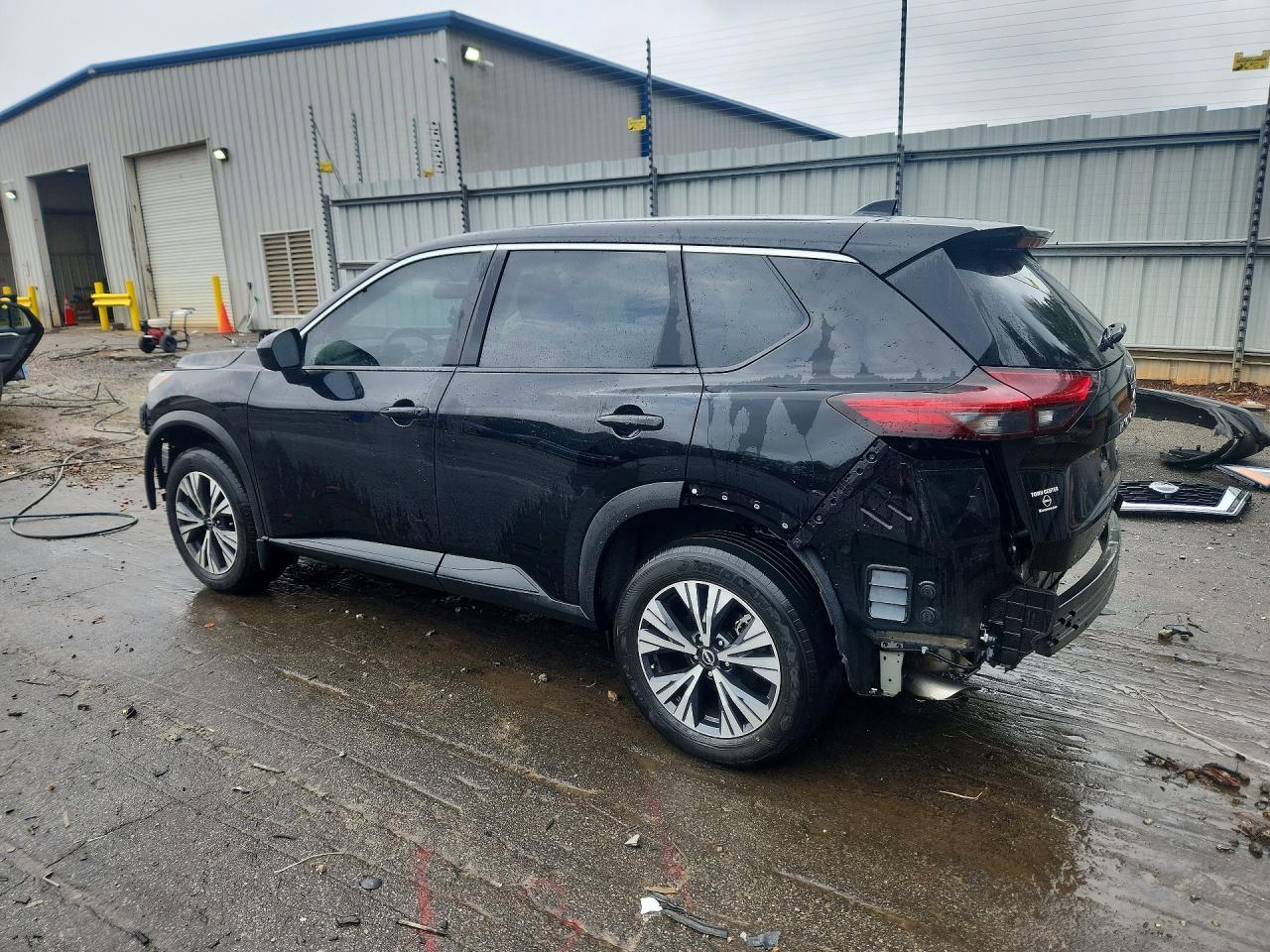 2023 Nissan Rogue Sv - Image 2