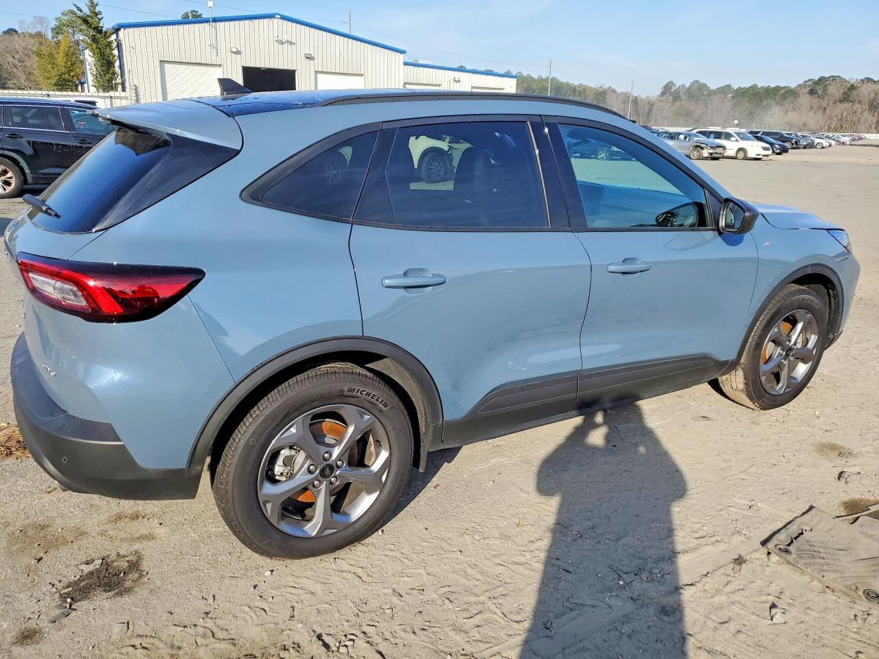 2025 Ford Escape St Line - Image 3