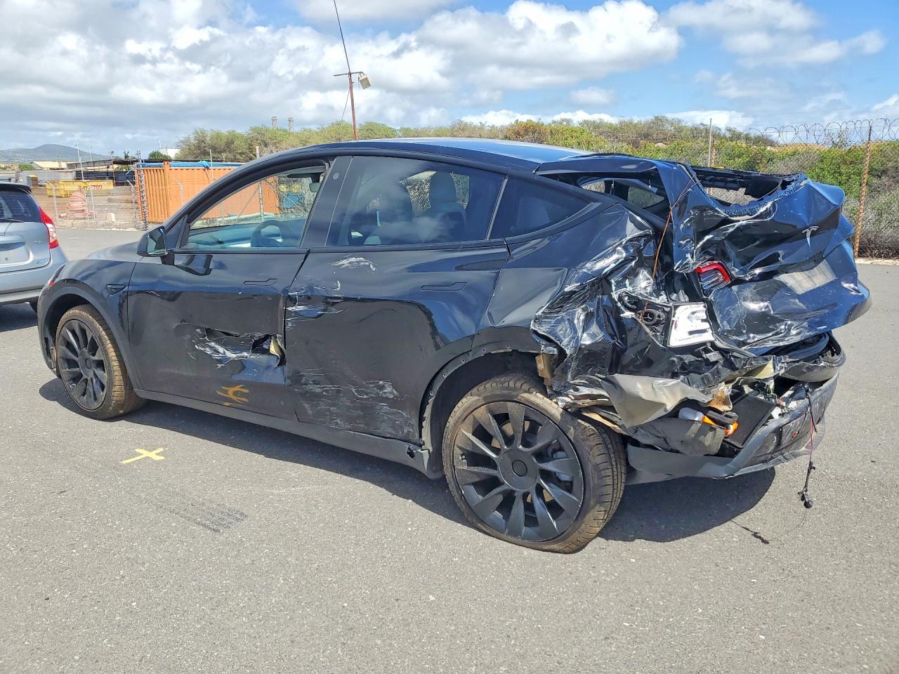 2021 Tesla Model Y - Image 2