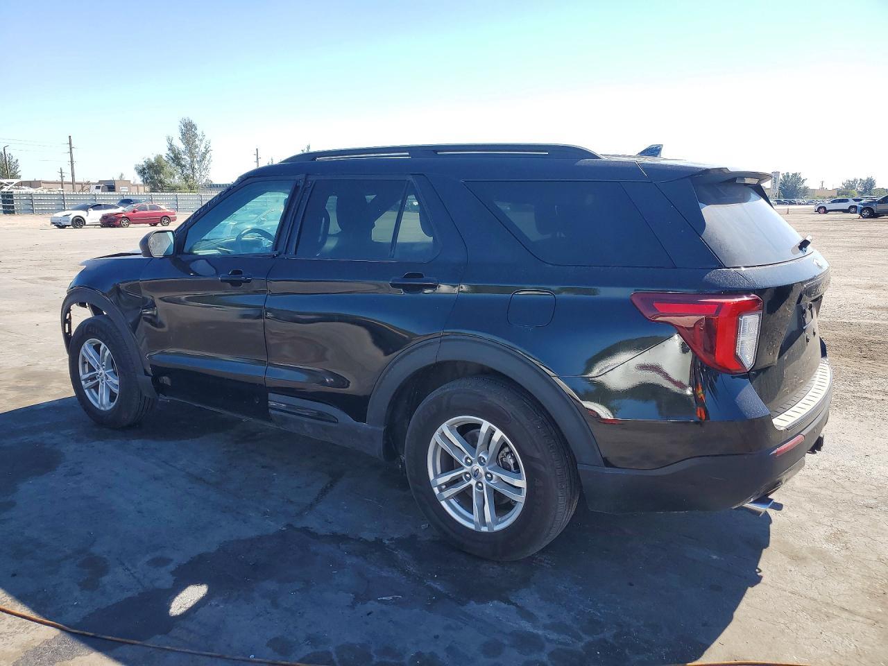 2022 Ford Explorer St-Line - Image 2