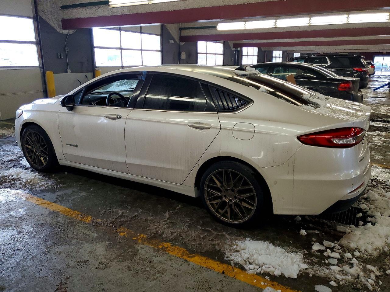 2019 Ford Fusion Se - Фото 2