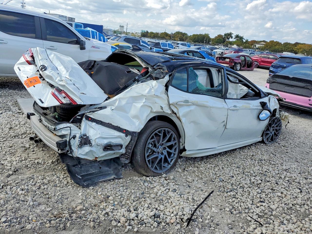 2025 Toyota Camry Xse - Фото 3